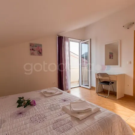 Apartment City Center Studio Milla